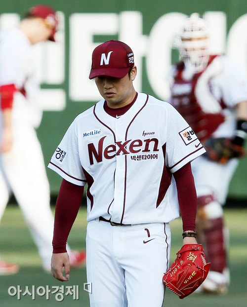 [포토] 손승락 '실점 하나 너무 큰데'