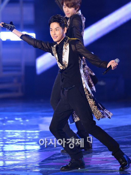 [포토]시완 '리듬에 몸을 맡겨'