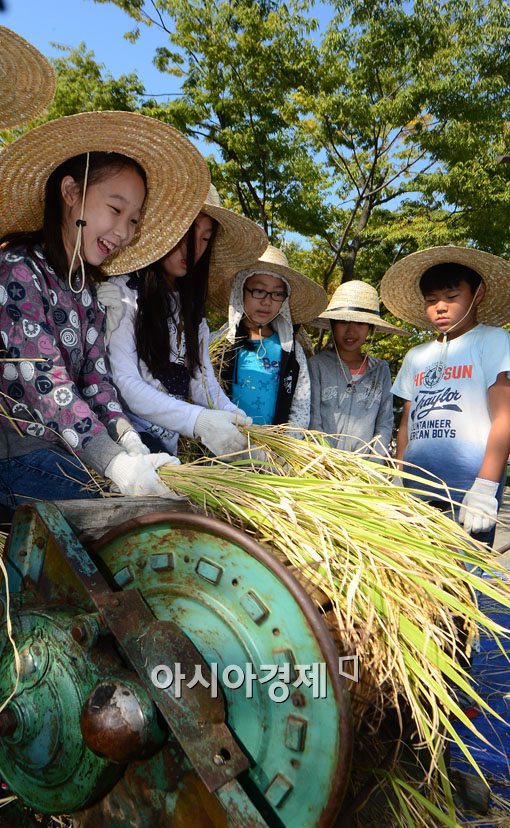 [포토]'탈 탈 탈 탈 신기해요'