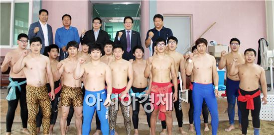 문상필 광주광역시의원, 전국체전 씨름 대표팀 격려