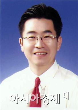 권욱 전남도의 의회 교육위원장