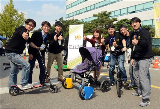 車운전석이 레이싱 게임場 변신