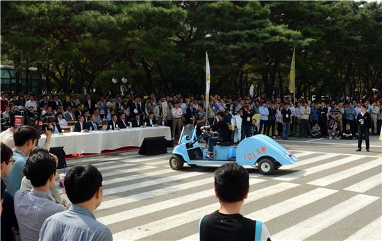 車운전석이 레이싱 게임場 변신