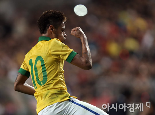 [월드컵]심상치 않은 브라질…대회 첫 골이 '자책골'