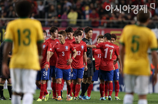 [포토] 홍명보호 '브라질의 벽은 높았다'