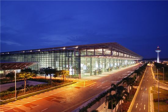 싱가포르 창이공항, 7년째 '세계 최고공항'…인천공항 3위