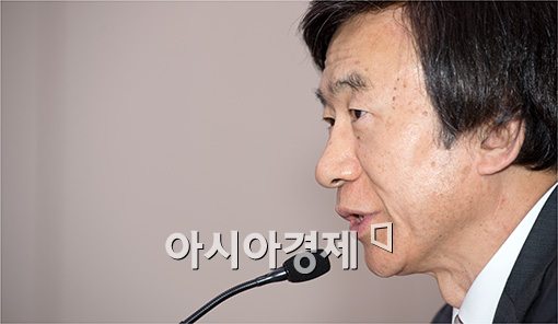 [포토]답변하는 윤병세 외교부 장관