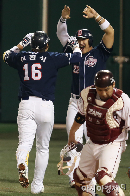 [포토] 두산-넥센 '희비교차'