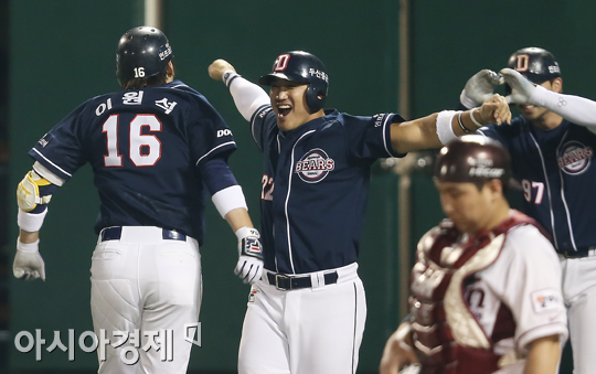 [포토] 홍성흔 '이원석이 최고다!'