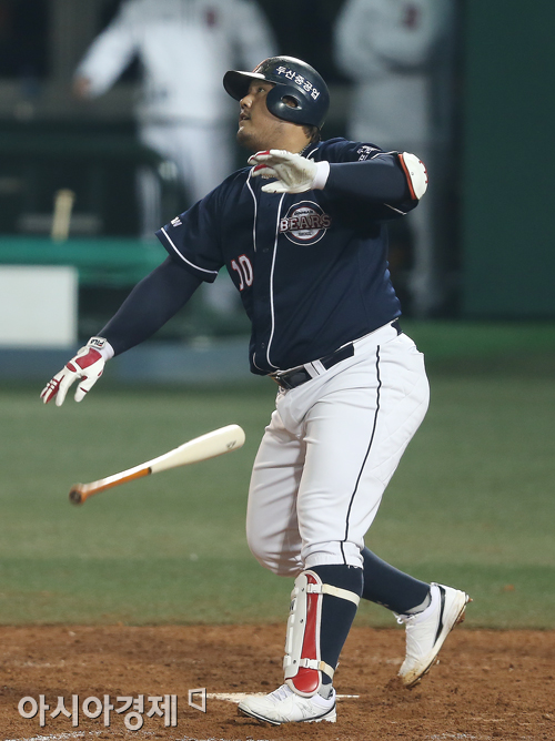 [포토] 최준석 '넘어갔다'