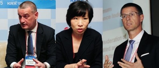 ▲(왼쪽부터)존 데이비스 S&P 글로벌 사업부문 대표, 제시 팩 FTSE 아시아 담당 이사, 할무드 그라프 STOXX CEO