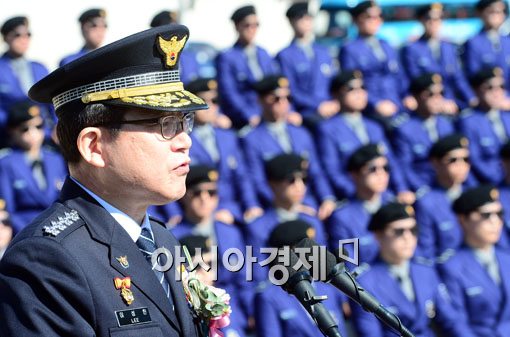 [포토]축사하는 이성한 경찰청장 