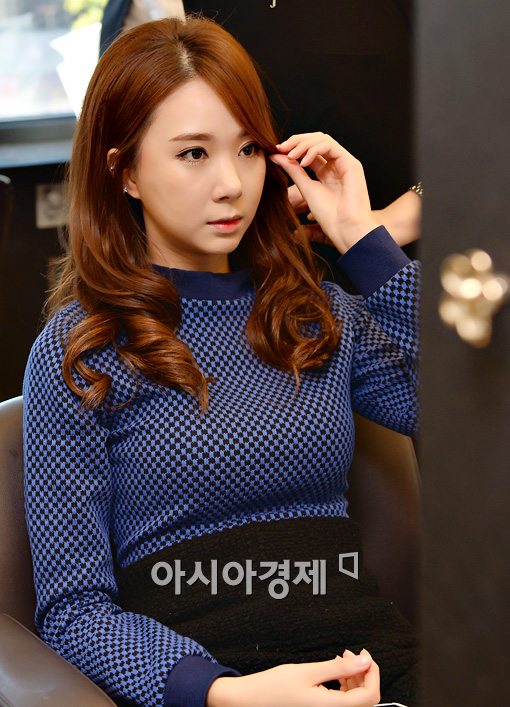 [포토]이유애린, 지금은 헤어스타일 손질 중~(스타24시)