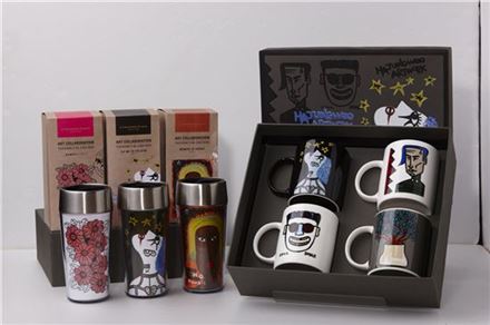 투썸, 하정우 그림 담은 머그&텀블러 출시