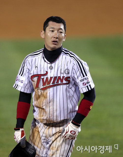 [포토] 견제사 손주인 '내가 3루까지 어떻게 왔는데'