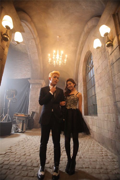 칸토 권리세, '말만해' MV 인증샷 '찰칵'