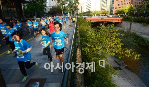 [포토]청계천을 달린다 
