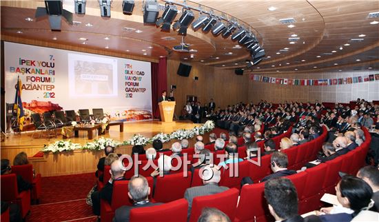실크로드 시장단 여수 포럼 개막…전 세계 30개국 70개 도시 참가