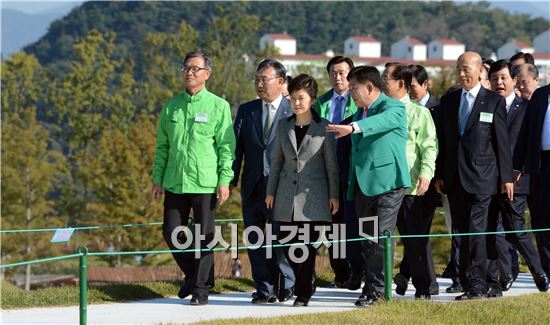 [포토]순천정원박람회 둘러보는 박근혜 대통령