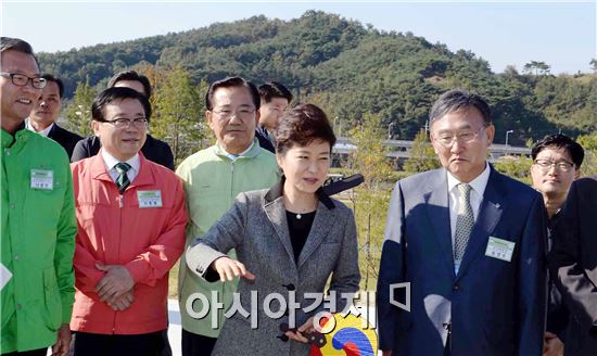 [포토]순천정원박람회장 관람하는 박근혜 대통령