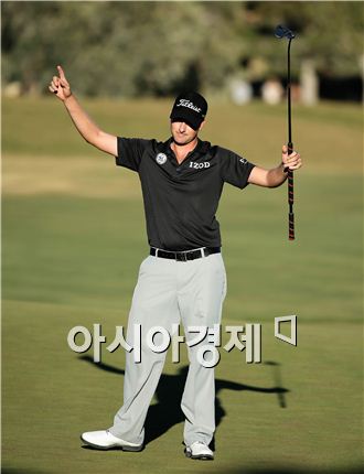 심슨 "독주 끝에 정상~"