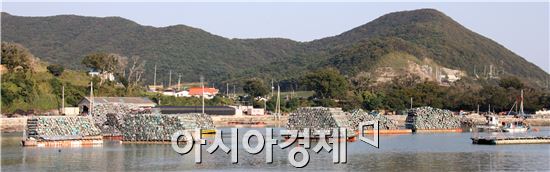 완도, 청정김 생산기자재 실은 뗏목 