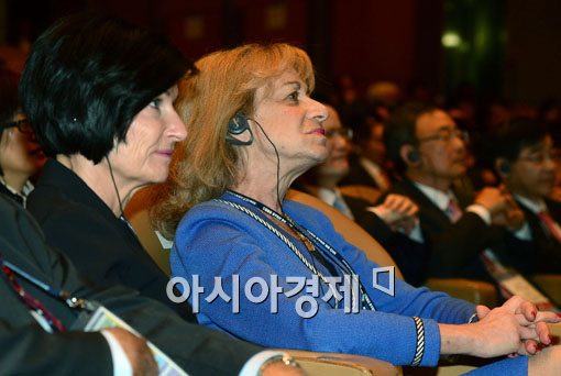 [포토]삼성전자와 애플의 운명을 쥔 두 여인 