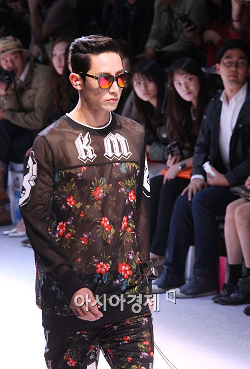 [포토]이수혁, 조각이네 조각이야~