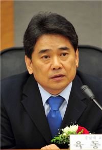 朴대통령 외사촌 육동일 교수, 대전시장 나오나