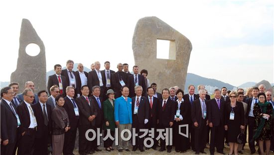 [포토]실크로드 시장단 여수포럼 상징물 제막식