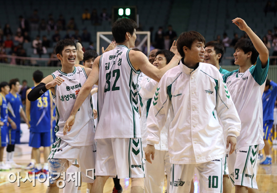 [포토] 역전승 동부 '10초의 기적!'