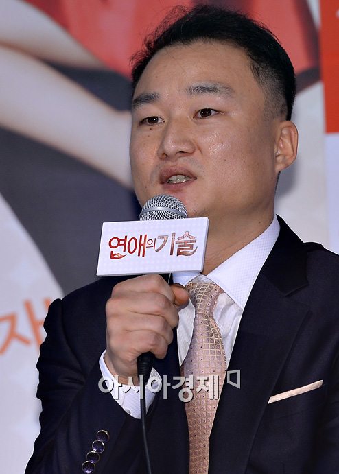 [포토]영화 '연애의 기술' 소개하는 이수성 감독