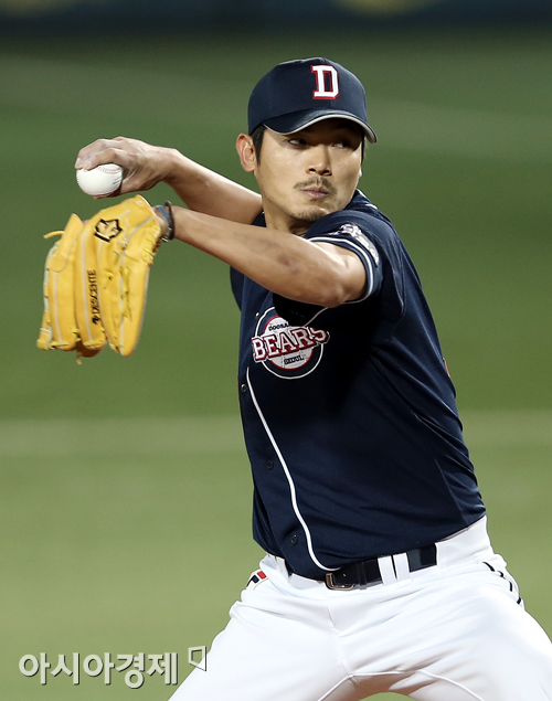 [포토] 노경은 '미라클 두산은 계속된다'