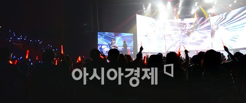 [포토]김건모에 열광하는 팬들!