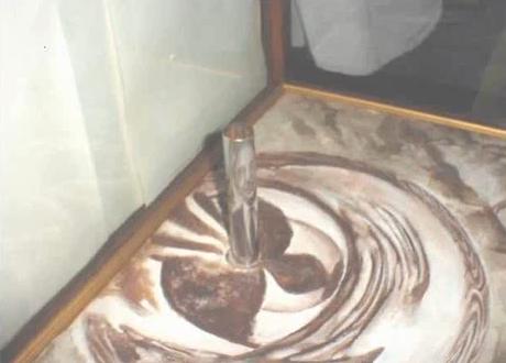 비밀이 풀린 예술품 "구멍 안에 숨겨진 비밀" 