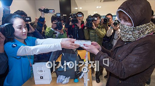 [포토]"아이폰 구입하려 밤샘 했습니다"