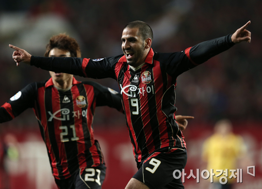 [포토] 에스쿠데로 '선제골 쐈다!'