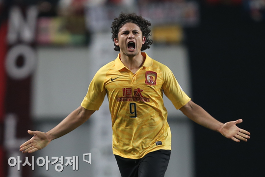 [포토] 광저우 엘케슨 동점골 기쁨