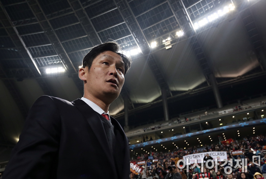 [포토] 최용수 감독 '정상을 향해 간다'