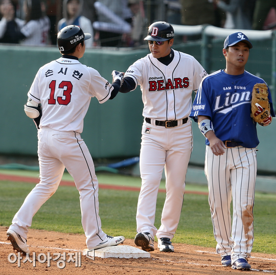 [포토] 손시헌 '한 점 차로 따라붙었어'
