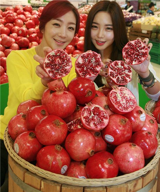 [포토]이마트, "제철 석류 맛보세요!"