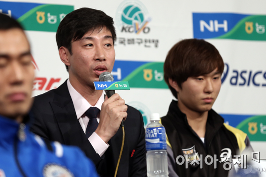 [포토] 러시앤캐시 김세진 감독 '막내의 반란 기대하세요'