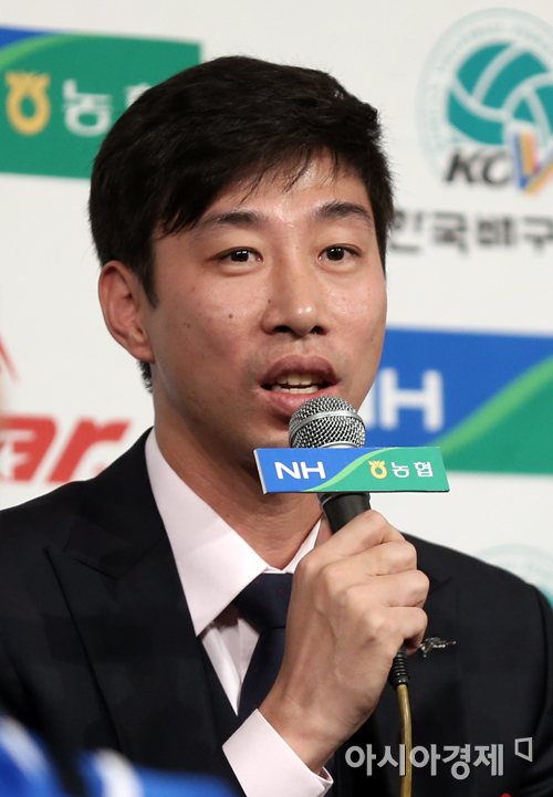 [포토] 각오 밝히는 러시앤캐시 김세진 감독