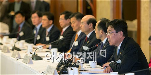 [포토]발언하는 윤상직 장관