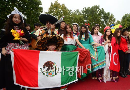 [포토]고려대, 외국인학생 축제 열어 소통의 장으로 