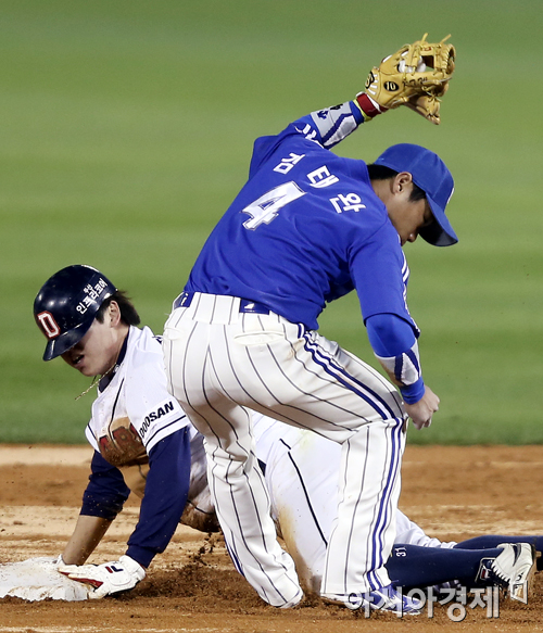 [포토] 김태완 '잡았다 정수빈'
