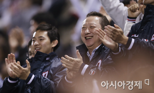 [포토] 두산 박용만 회장 '야구의 즐거움이란'