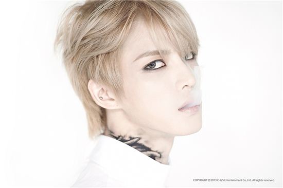 김재중, 정규 1집 타이틀 아이튠즈 9개국 1위