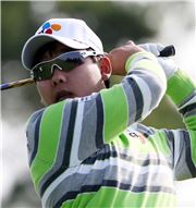 김기훈 "2타 차 선두~"