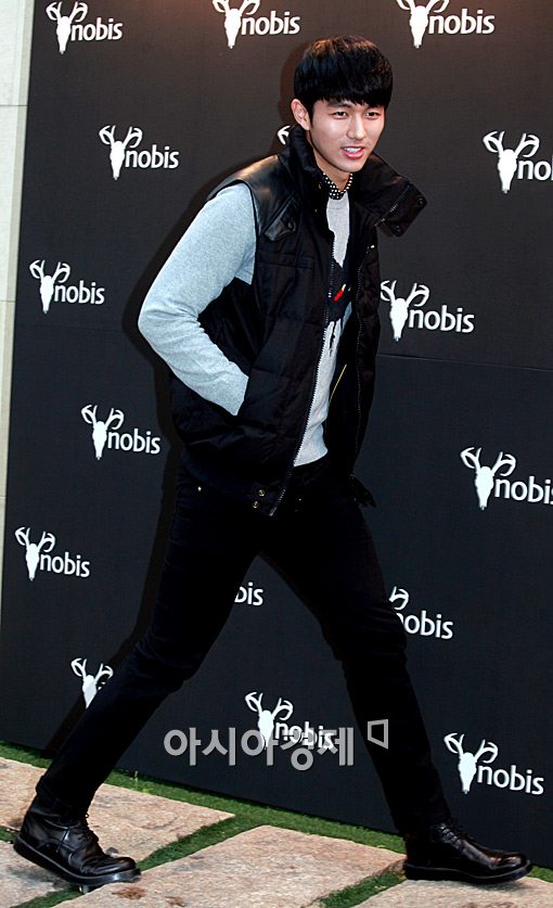 [포토]임슬옹, 쭉쭉 뻗은 다리길이 '女心 흔드네'